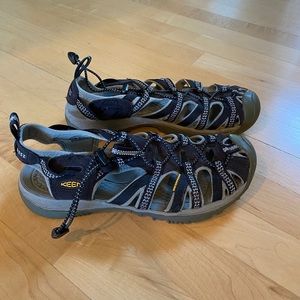 Keen Women’s Whisper Waterproof Sandal. Size 9, Black/Gargoyle.